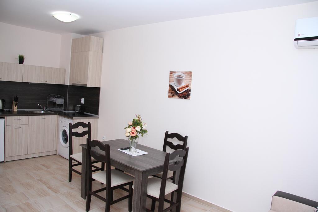 Capuccino Guest Apartments - Free Parking And Wi-Fi Солнечный берег Экстерьер фото